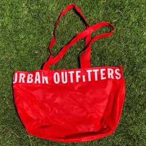 urban outfitters // shopping bag